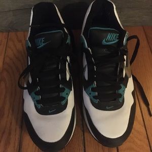 7youth Nike Air Max (fit 8 womens)